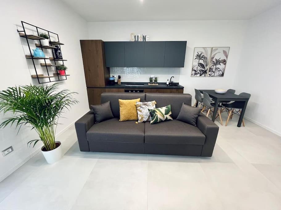 Il Sole-trilocale Vista Apartment Desenzano del Garda